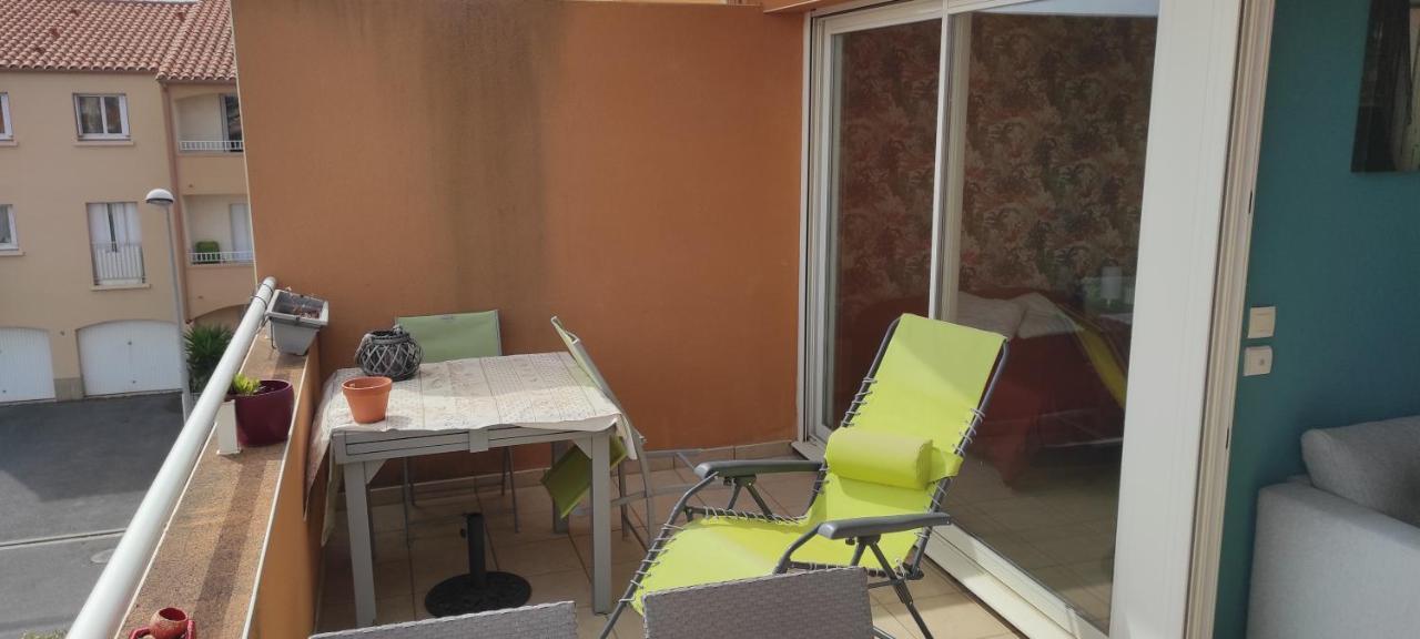 Appartement avec grande terrasse à 15 mn de la mer Saint-Estève Esterno foto