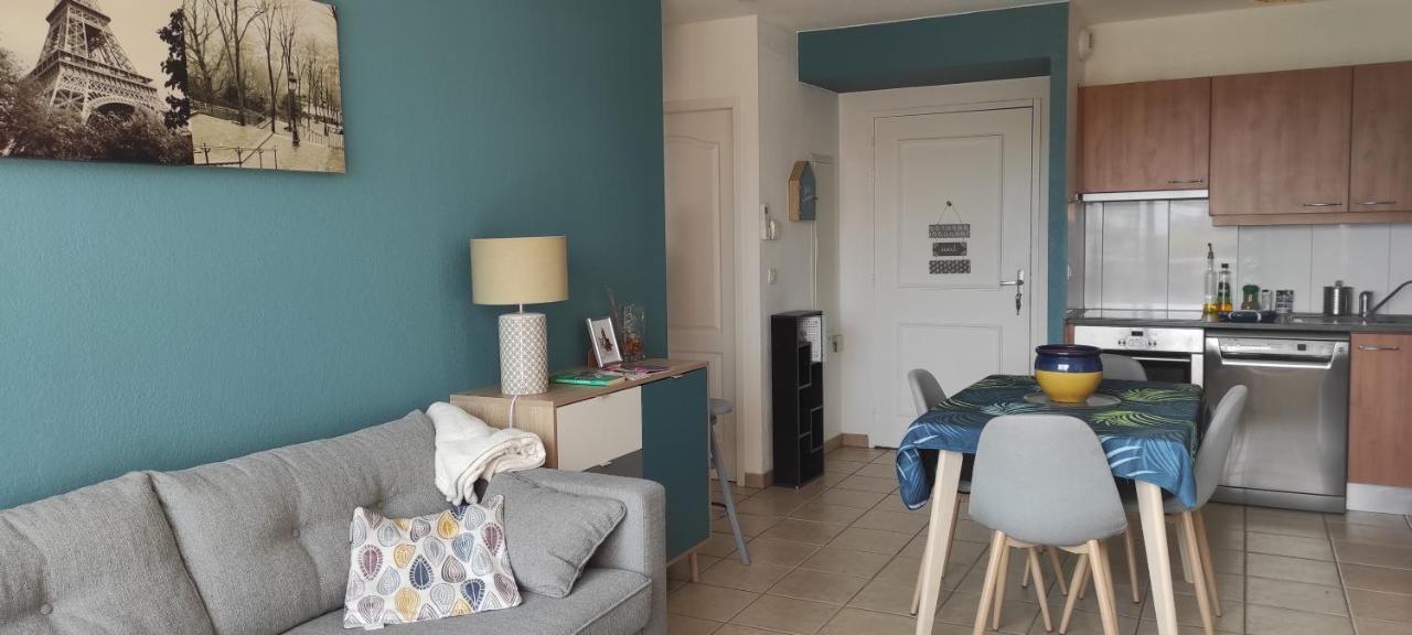 Appartement avec grande terrasse à 15 mn de la mer Saint-Estève Esterno foto